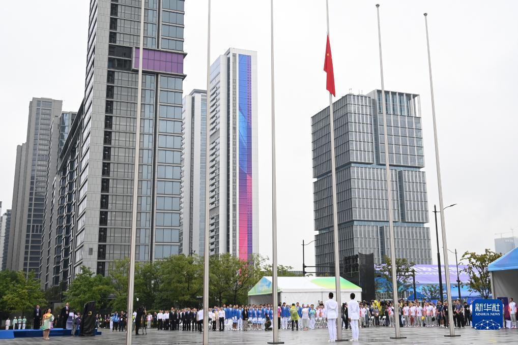 皇冠真人玩游戏